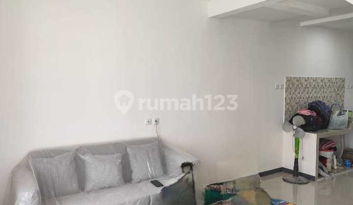 Strategic Fully Renovated House in Molek, Kelapa Gading 2
