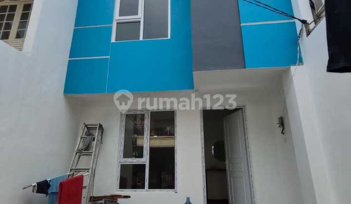 Rumah Strategis Full Renovasi di Molek, Kelapa Gading