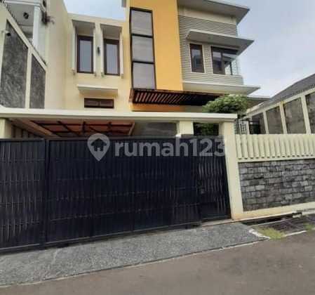 Rumah Modern Jaman Now 2 Lantai di Rawamangun, Jakarta Timur