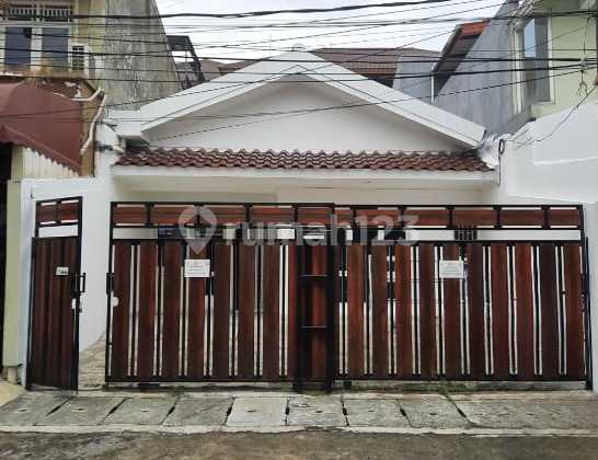 Nice New Building House in Kramat Kwitang Senen, Central Jakarta Nice New Building House in Kramat Kwitang Senen, Central Jakarta