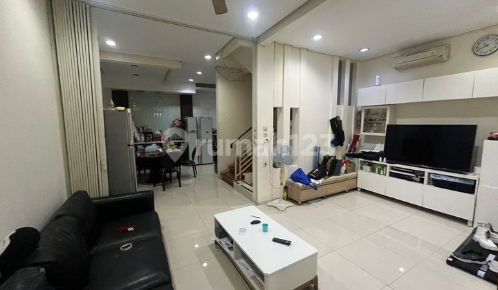 Nice and Affordable Ready-to-Use 2.5-Story House in Nias, Kelapa Gading