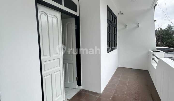 Rumah 2 Lantai Rapi Siap Huni di Sunter Bisma, Jakarta Utara Rumah 2 Lantai Rapi Siap Huni di Sunter Bisma, Jakarta Utara