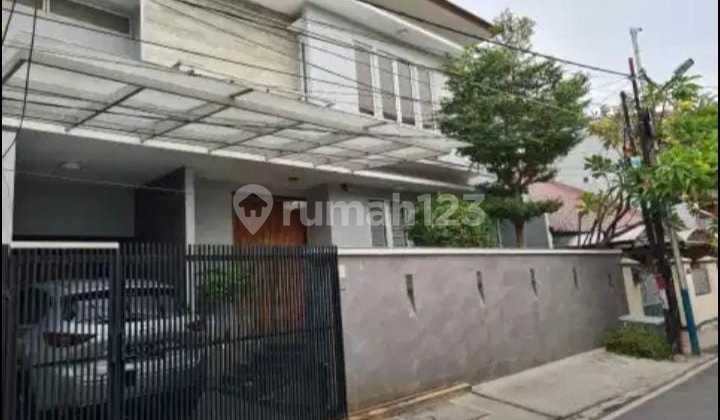 Rumah Minimalis Modern di Cempaka Putih Tengah, Jakarta Pusat