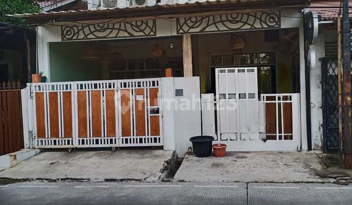 Strategic House Suitable for Business in Kelapa Gading Bcs, North Jakarta