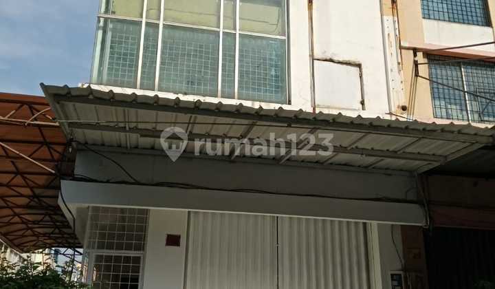 Strategic 5-Story Shop House in Cempaka Mas, Central Jakarta 2