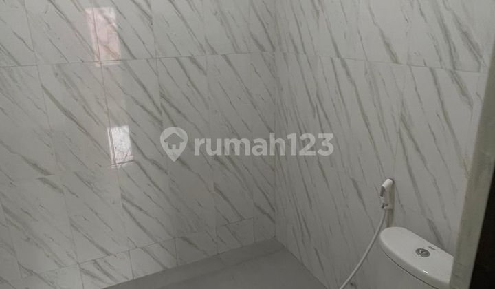 Nice Sturdy House, Hook 2 Floors in Utan Kayu Matraman, East Jakarta 2