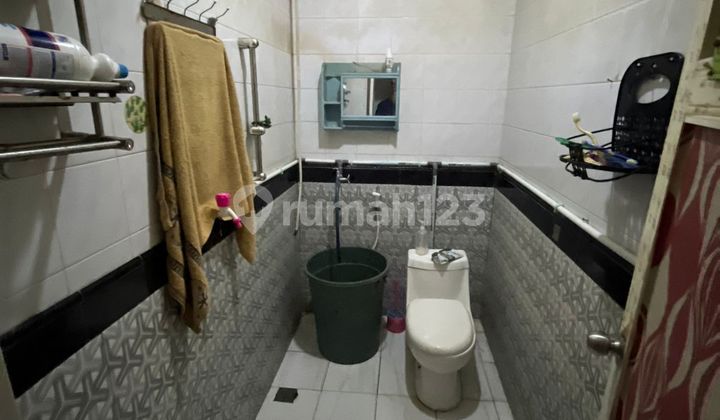 2-Story House in Taman Modern Cakung, East Jakarta 2