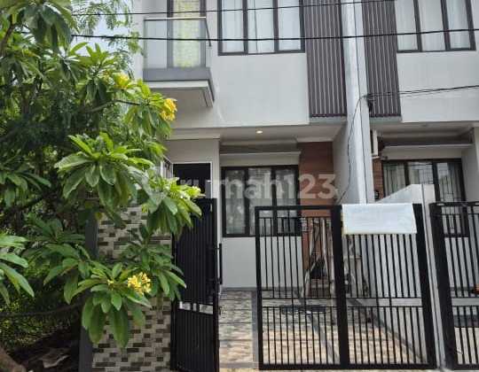 Rumah Minimalis Cakep 2 Lantai di Imperial, Pelindo, Jakarta Utara Rumah Minimalis Cakep 2 Lantai di Imperial, Pelindo, Jakarta Utara