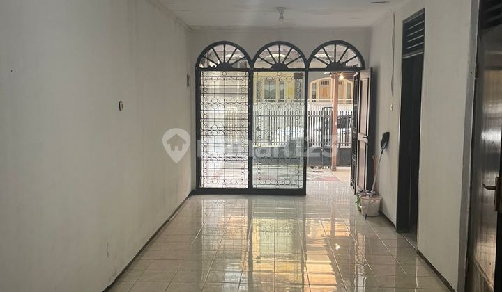 Rumah Standar Siap Huni 1,5 Lantai di Kelapa Gading, Jakarta Utara