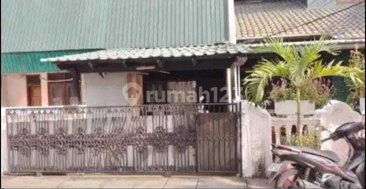 Rumah Dekat Taman di Komplek Beacukai Sukapura, Jakarta Utara