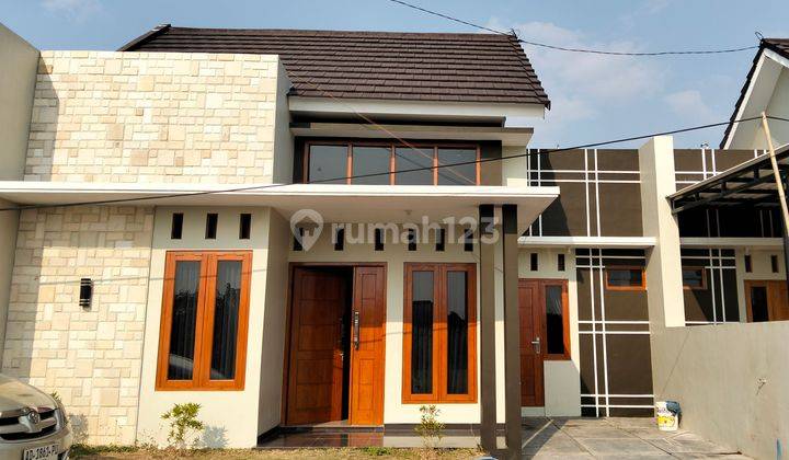 Rumah Cantik Type 50/70 Dekat Pusat Kota Solo Dan Rumah Pak Jokowi  2