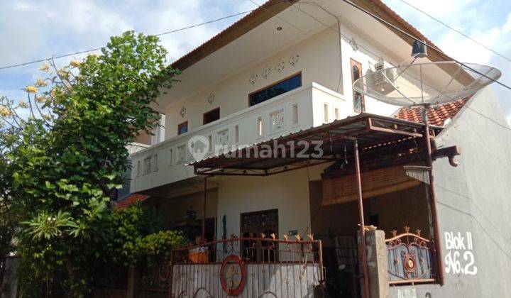 House Located 1 Minute Walk To The Beach of Singaraja City 2