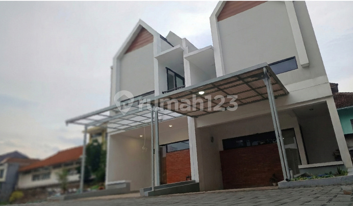 The Aurora Residence 1