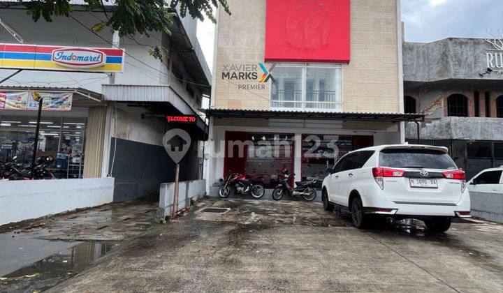 Business House for Rent! Located on Main Road Axis, Spacious Parking. Business House for Rent! Located on Main Road Axis, Spacious Parking.