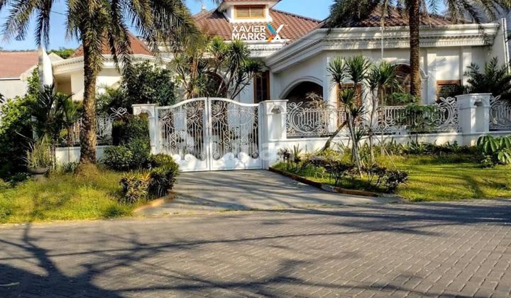 Rumah Luxury Full Furnish di Jalan Utama Araya Malang