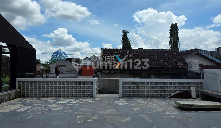 Rumah Usaha + Cafe Aktif , Dijual Cepat Harga Dibawah Pasaran