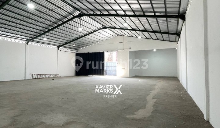 Ready-to-Live Warehouse Near Singosari Malang Toll Exit
