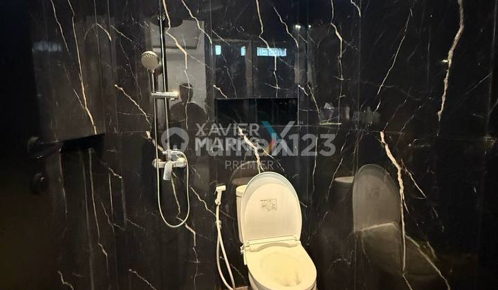 Ready-to-Occupy House, Near Business Area and Student District 2