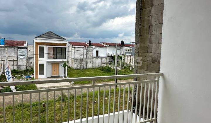 Cheap Sale! Perfect for Young Couples Minimalist House, Malang City 2