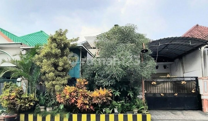 Rumah One Get System Lokasi Dekat Banyak Fasilitas Umum ! Lingkungan Aman dan Nyaman