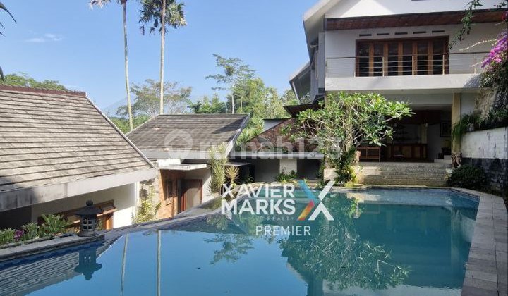 Luxury Resort-Style House with Private Pool and Fully Furnished Rooftop in Tidar Area, Malang 2