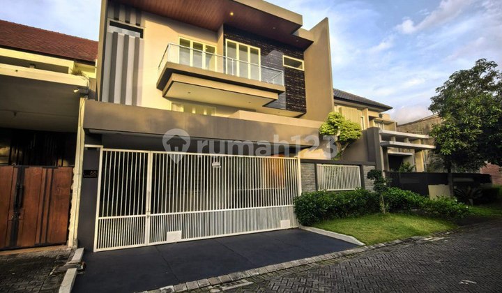 For Sale / Rent New Fresh Instagrammable House For Sale / Rent New Fresh Instagrammable House