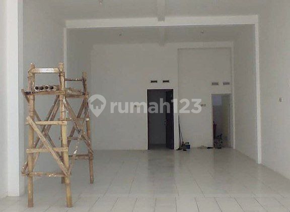 Shop House for Rent Cheap! Busy and Lively Area 2