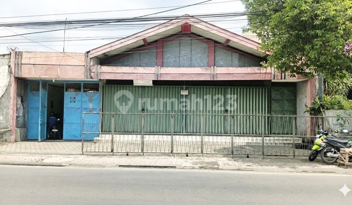 Semi-Shophouse Business Space Suitable for Business Near Sukarno Hatta Malang Semi-Shophouse Business Space Suitable for Business Near Sukarno Hatta Malang