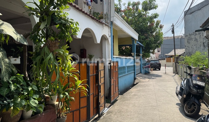 Dijual Rumah 2 Lantai di Kompleks Hii 2