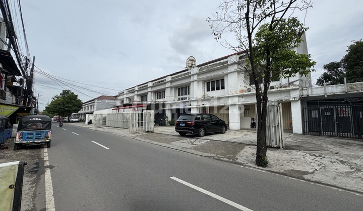 For Rent 2 Adjacent Shops in Pulo Gadung Suitable for Mini Market/Bank 2