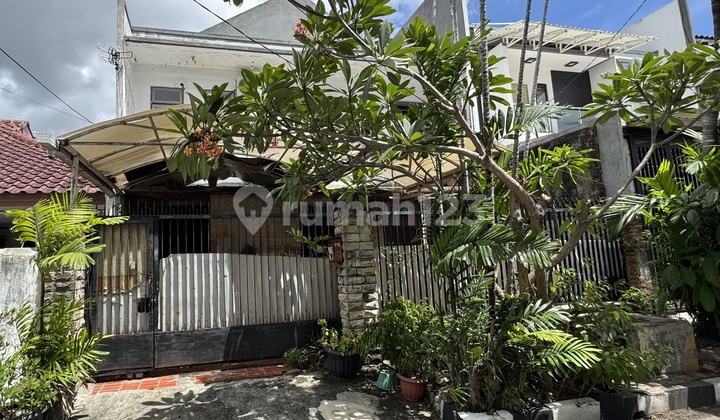 Dijual Rumah 2 Lantai di Pulomas Jakarta Timur. Lebih Tinggi Dari Jalan 2