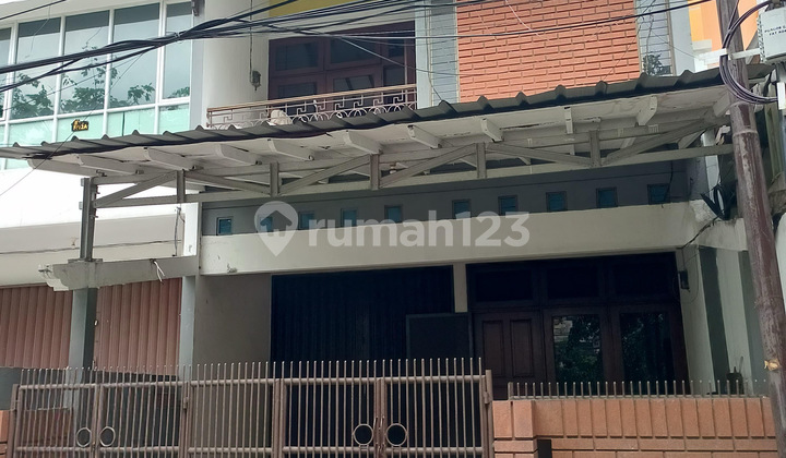 Dijual Rumah Kelapa Gading di Pinggir Jalan Raya. bisa Buka Usaha