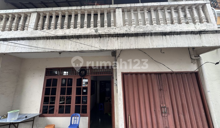 Dijual Rumah 2 Lantai. Harga Sesuai NJOP. Cocok untuk Kost