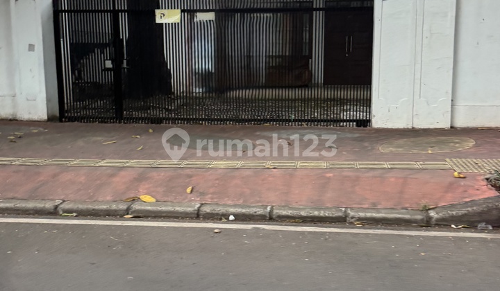 Disewakan Rumah Besar 1 Lantai Di Jakarta Pusat 2