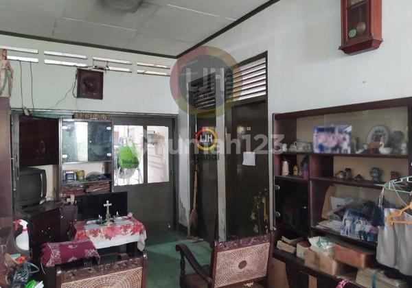 House in West Erlangga, Semarang 1