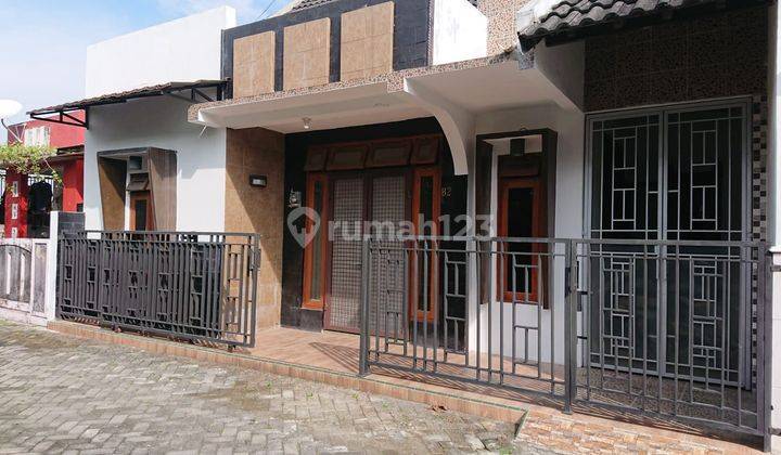 RUMAH 4 KAMAR DI PERUM BUMI TIRTONIRMOLO 1