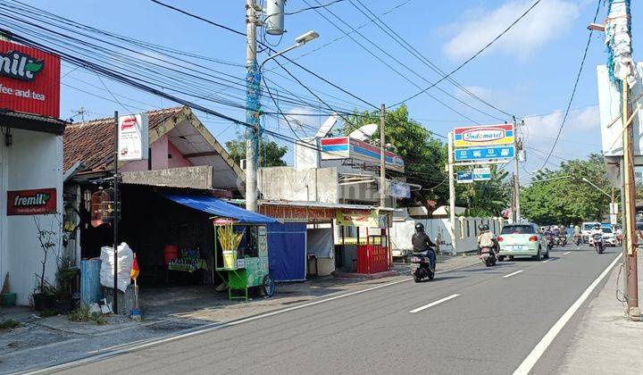 Tanah Seluas 336 Meter Persegi Lokasi Premium di Condong Catur Depok Sleman 2