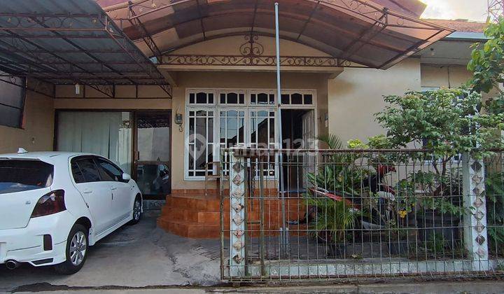 Rumah Tinggal Cocok Untuk Keluarga Besar Lokasi Strategis Dekat Kampus Atmajaya 1