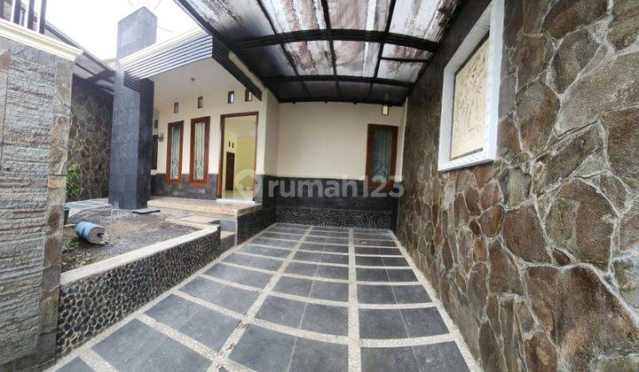 Rumah Dalam Perum Pesona Sanden Kota Magelang 2