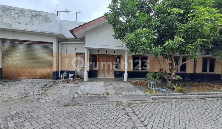 Semi-Furnished House 240 Square Meters Inside a Housing Complex, Bangunharjo, Sewon Bantul