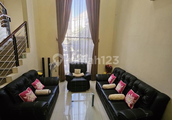 3-Story Grand House in an Exclusive Residential Complex in Kasihan, Bantul 2