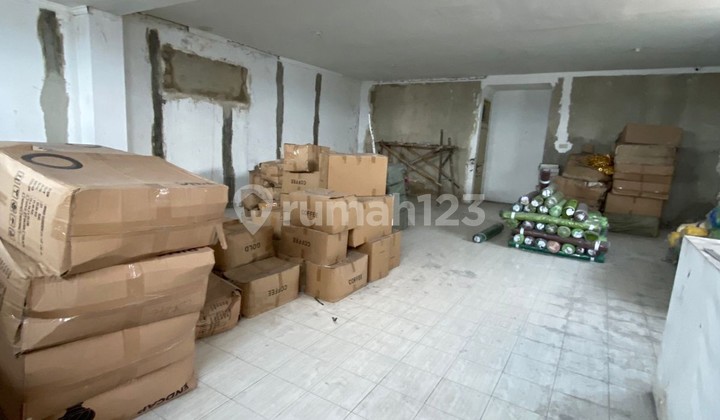 Strategic Shop House Near Malioboro Tourism, Pringgokusuman Gedong Tengen Yogyakarta 2