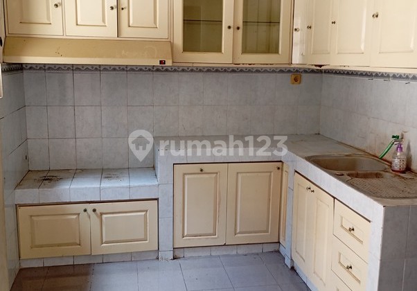 House in Griya Indah 2 Housing Complex, Location Near Mirota Godean 2