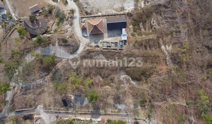 Tanah 7334 Meter Persegi View Kota Jogja Dalam Kawasan Wisata Tebing Breksi.