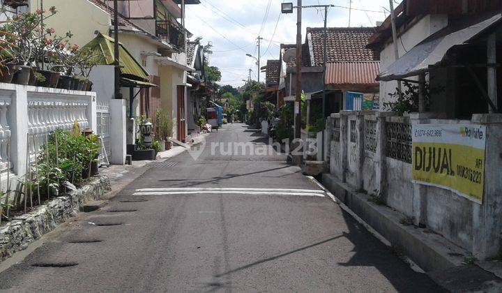 RUMAH TINGGAL , DI LOKASI STRTAEGIS, NOTOWINATAN, PAKUALAMAN 2