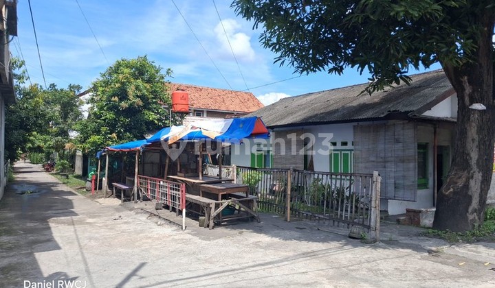For Sale Spacious House in Strategic Location on Bantul Road, Ideal for Residence & Investment, Panggungharjo, Sewon, Bantul 2