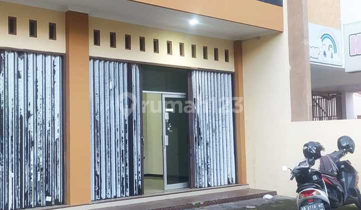 Ruko 2 Lantai Lokasi Strategis Dekat Pakuwon Mall Depok Sleman  2