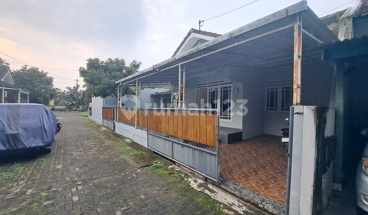 Rumah Dalam Perum Griya Intan Permai Karangwaru Tegalrejo Yogyakarta