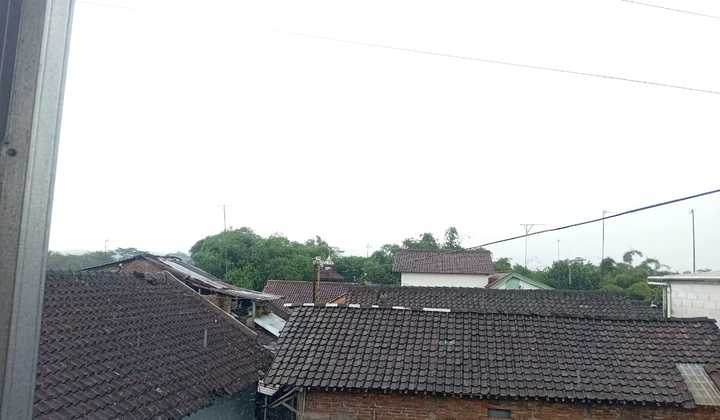 Strategic House 1.3 M on the Edge of Magelang Provincial Highway Suitable for Residence & Business, North Magelang, Magelang 2