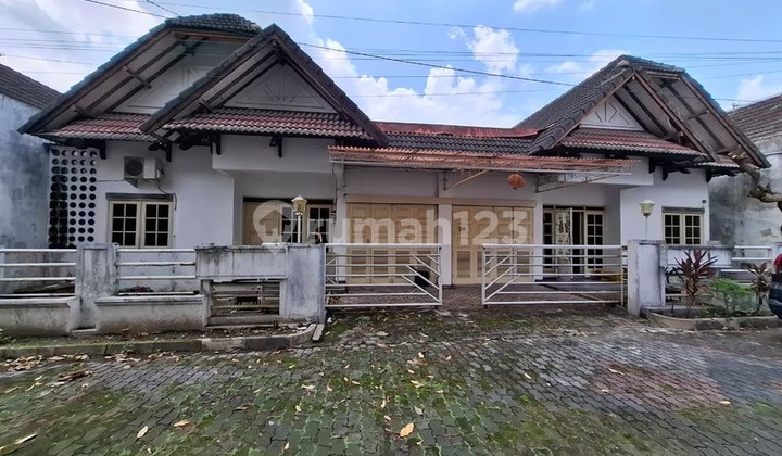 Spacious Residence in Exclusive Housing with Strategic Location in Ngestiharjo, Kasihan Bantul Spacious Residence in Exclusive Housing with Strategic Location in Ngestiharjo, Kasihan Bantul